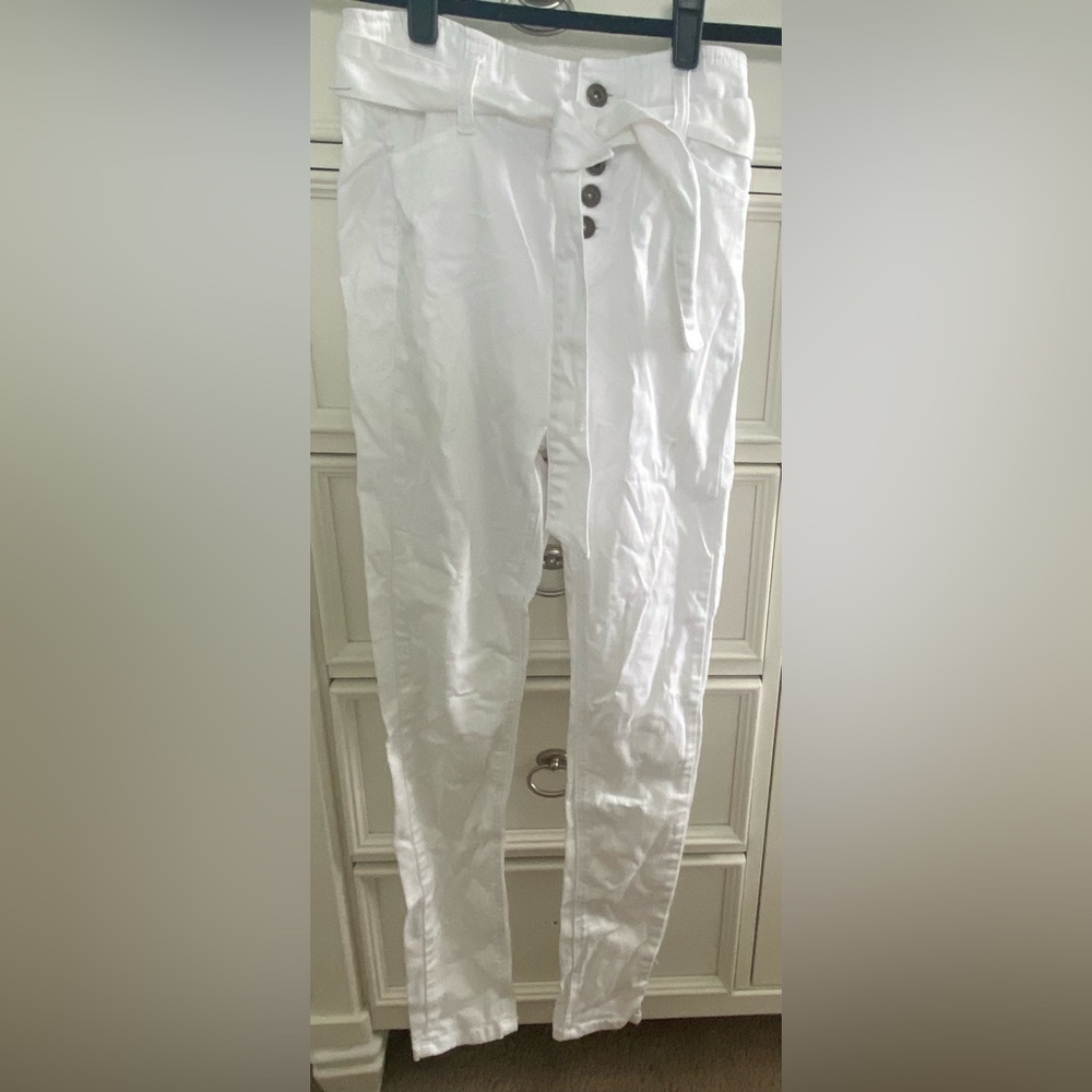 LOLO Jeans White Skinny Pants Belted Front Button Closure 4 Pockets Size 1